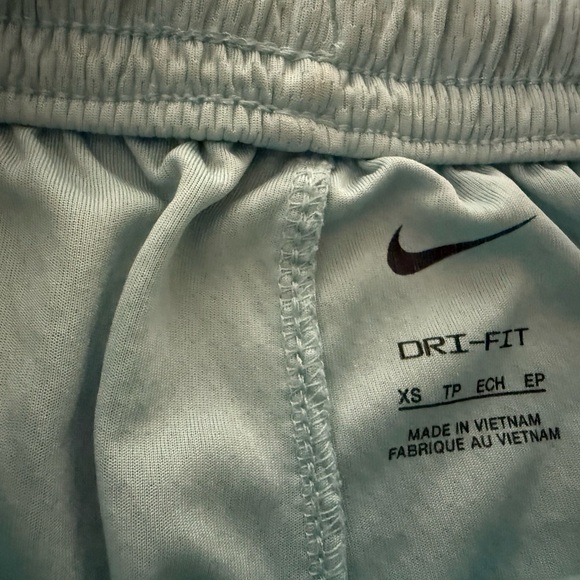 Nike Dri Fit women’s Basketball shorts - Picture 5 of 7